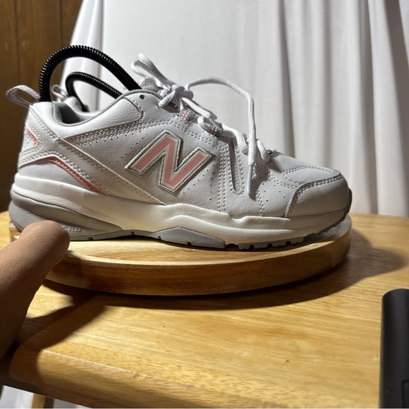 Size 7.5  New Balance 608v5 women’s training shoes White Pink - Picture 5 of 6